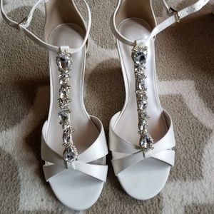 Davids Bridal Wedge shoes white w/ crystals 7.5